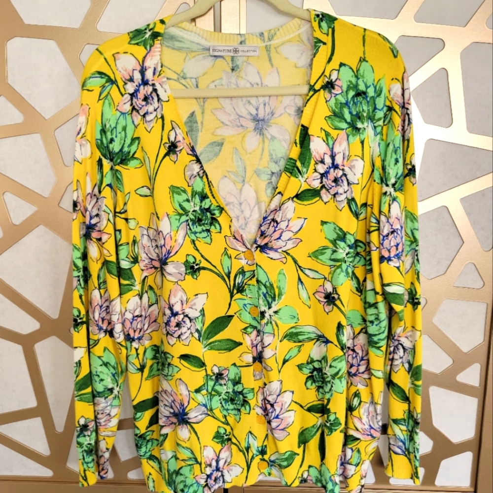 NWOT SIGNATURE COLLECTION Yellow Floral Cardigan